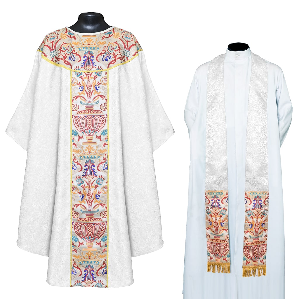 Gothic Chasubles White Gothic Chasuble with Coronation Tapestry